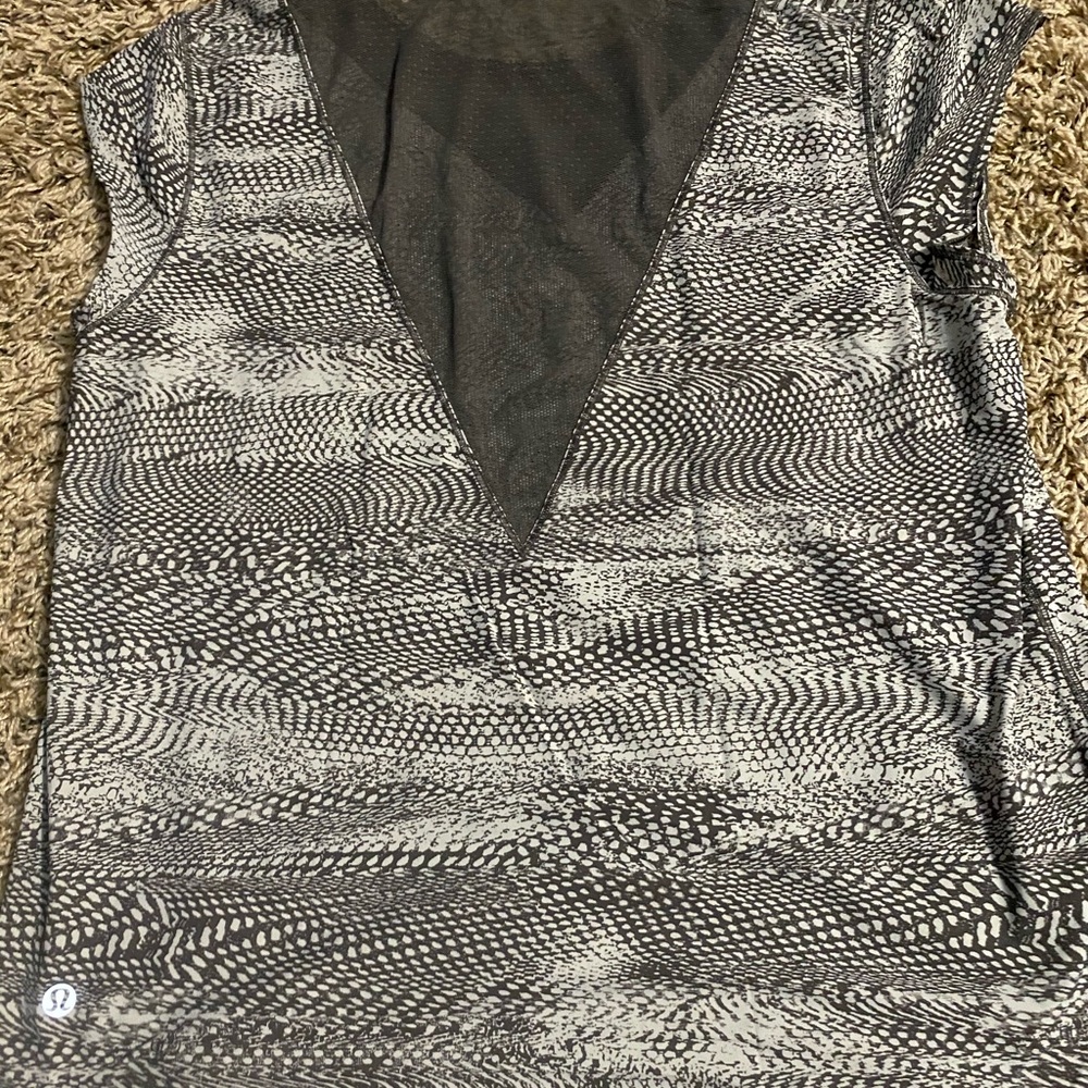 Lululemon shirt